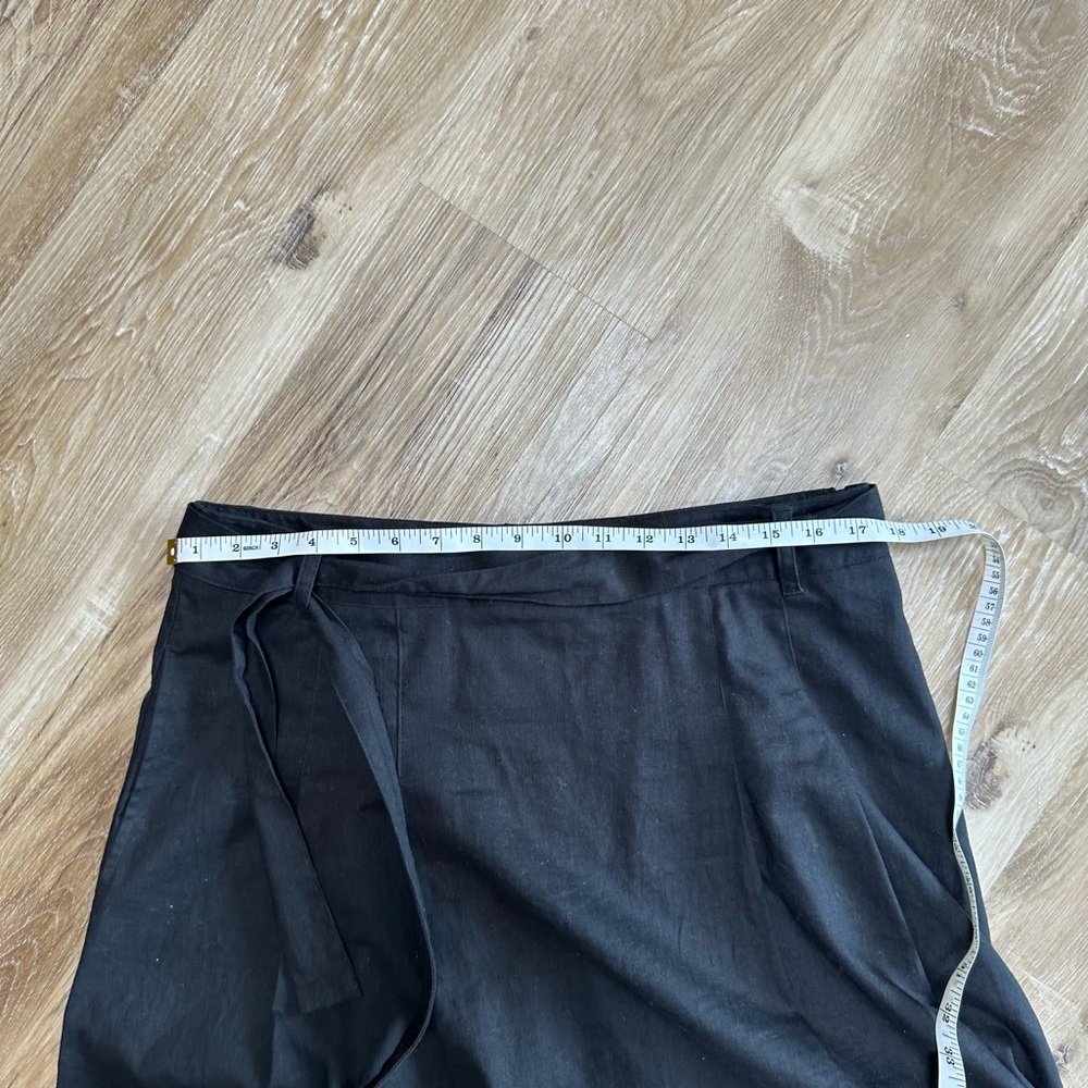 Banana Republic Black A-Line Wrap Skirt - Picture 4 of 6